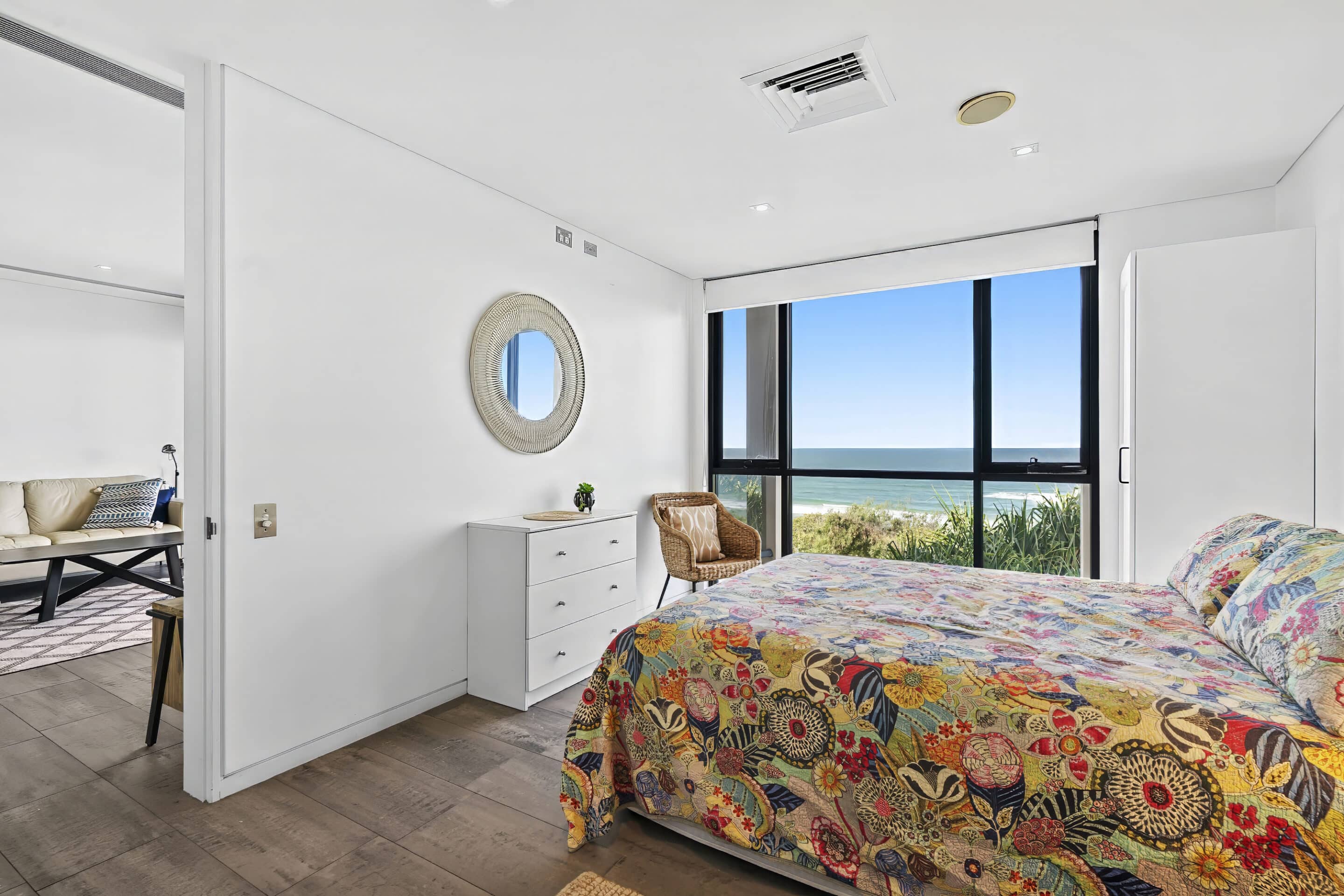 021 Open2view Id941331 7 1 Tingira Crescent